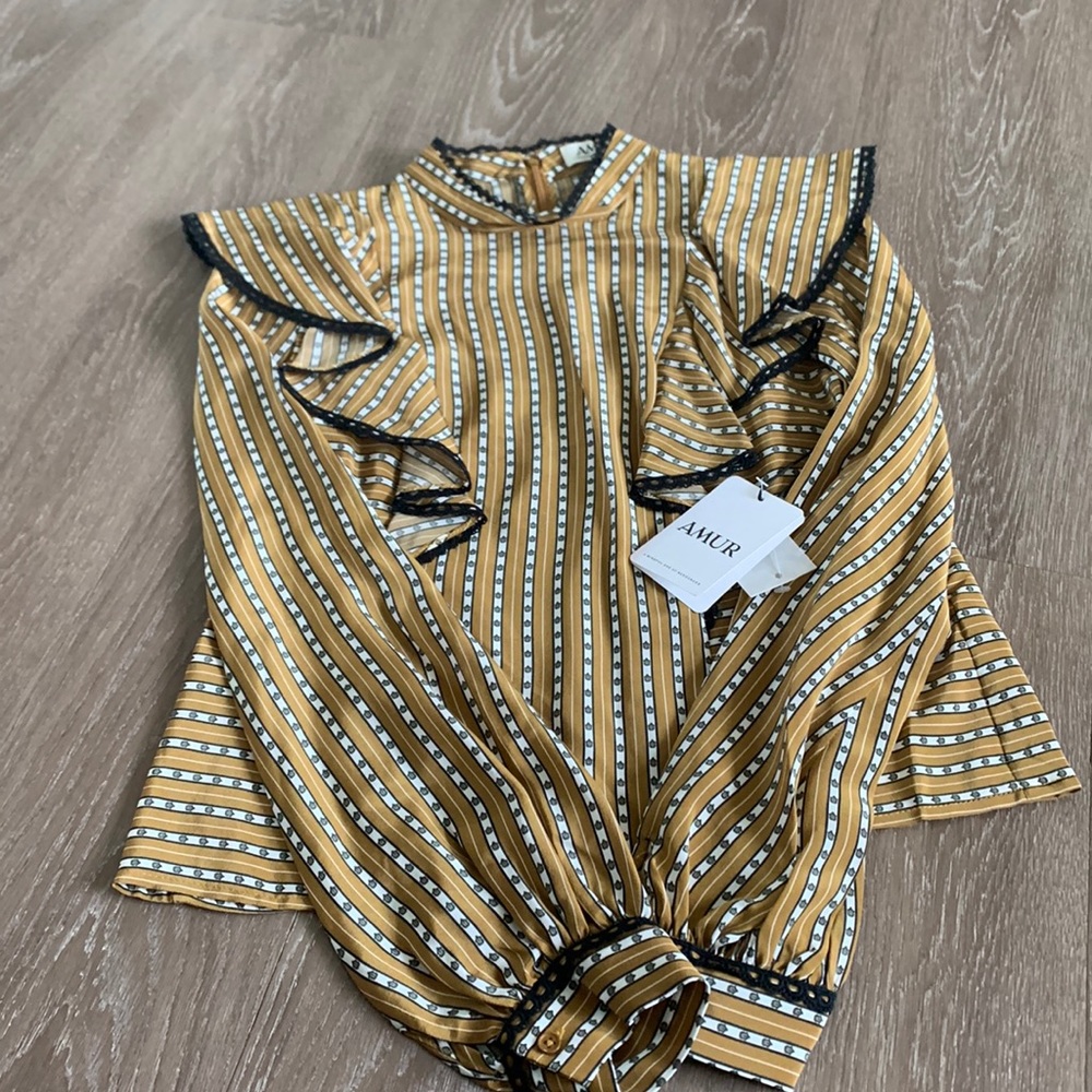 Amur 100% organic silk blouse (size small)